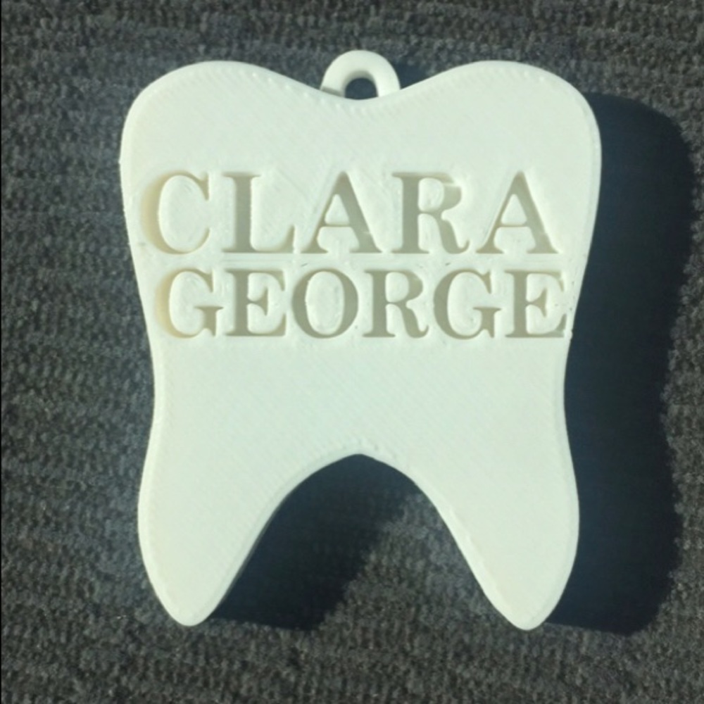 A piece of art (tooth) in many different cooors.